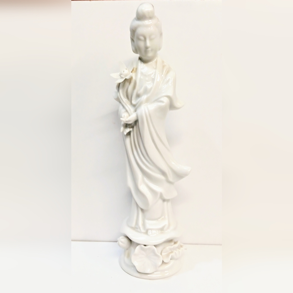 Mint Dehua Porcelain Guanyin Figurine Blanc de Chine 11" Tall Free Shipping New